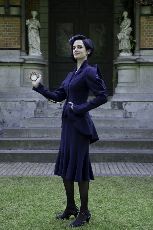 eva-green-in-the-title-role-miss-peregrines-home-for-peculiar-children